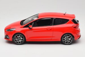 Ford Fiesta Mk8 ST Rood DNA 1:18 DNA000093 Hars — afbeelding 3 van 6
