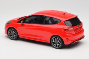 Ford Fiesta Mk8 ST Rood DNA 1:18 DNA000093 Hars — afbeelding 5 van 6