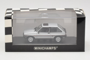 Ford Fiesta XR2 Zilver Minichamps 1:43 400085160 Metaal — afbeelding 4 van 4