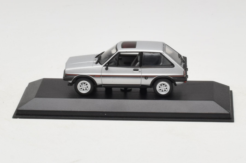Ford Fiesta XR2 Zilver Minichamps 1:43 400085160 Metaal