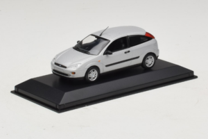 Ford Focus Mk1 3-Door Zilver Minichamps 1:43 FOCUS005 Metaal — afbeelding 2 van 5