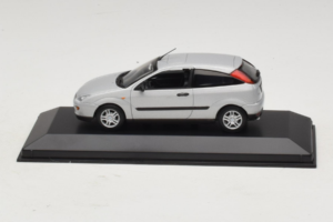 Ford Focus Mk1 3-Door Zilver Minichamps 1:43 FOCUS005 Metaal
