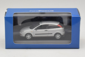 Ford Focus Mk1 3-Door Zilver Minichamps 1:43 FOCUS005 Metaal — afbeelding 5 van 5