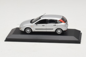 Ford Focus Mk1 Zilver Minichamps 1:43 FOCUS006 Metaal