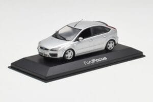 Ford Focus Mk2 Moondust Zilver Minichamps 1:43 FOCUS002 Metaal — afbeelding 2 van 4