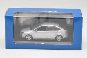 Ford Focus Mk2 Moondust Zilver Minichamps 1:43 FOCUS002 Metaal — afbeelding 4 van 4