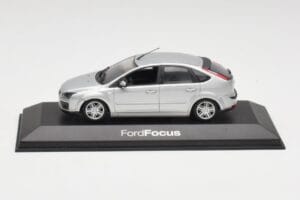 Ford Focus Mk2 Moondust Zilver Minichamps 1:43 FOCUS002 Metaal