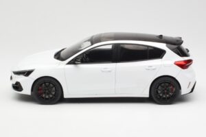Ford Focus ST Mk4 Frozen Wit MCG 1:18 MCG18453 Metaal — afbeelding 3 van 6