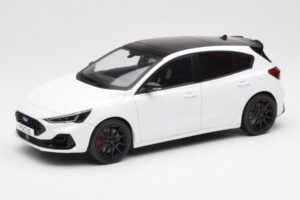 Ford Focus ST Mk4 Frozen Wit MCG 1:18 MCG18453 Metaal