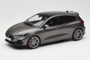 Ford Focus ST Mk4 Grijs MCG 1:18 MCG18454 Metaal