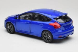 Ford Focus ST Mk2 Blue Metallic Minichamps 1:18 110082001 Metaal — afbeelding 7 van 8