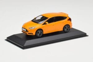 Ford Focus ST Mk3 Tangerine Scream Minichamps 1:43 FOCUS001 Metaal — afbeelding 2 van 4