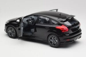 Ford Focus ST Mk2 Panther Black Metallic Minichamps 1:18 110082000 Metaal — afbeelding 5 van 8