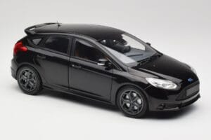 Ford Focus ST Mk2 Panther Black Metallic Minichamps 1:18 110082000 Metaal — afbeelding 6 van 8