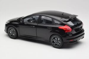 Ford Focus ST Mk2 Panther Black Metallic Minichamps 1:18 110082000 Metaal — afbeelding 7 van 8
