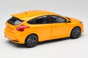 Ford Focus ST Mk2 Tangerine Scream Minichamps 1:18 110082005 Metaal — afbeelding 3 van 8