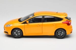 Ford Focus ST Mk2 Tangerine Scream Minichamps 1:18 110082005 Metaal — afbeelding 4 van 8