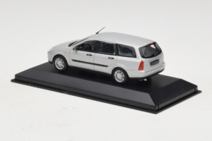 Ford Focus Mk1 Turnier Zilver Minichamps 1:43 FOCUS004 Metaal — afbeelding 3 van 5