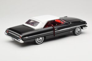 Ford Galaxie 500 Zwart Sun Star 1:18 1442 Metaal — afbeelding 3 van 8