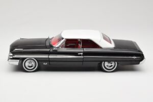 Ford Galaxie 500 Zwart Sun Star 1:18 1442 Metaal — afbeelding 4 van 8