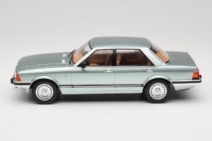 Ford Granada Mk2 2.8 Ghia Light Green Metallic MCG 1:18 MCG18535 Metaal — afbeelding 3 van 6