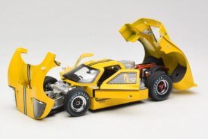 Ford GT40 Mk IV Geel 1967 Shelby Collectibles 1:18 31414S Metaal — afbeelding 2 van 8