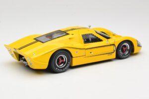 Ford GT40 Mk IV Geel 1967 Shelby Collectibles 1:18 31414S Metaal — afbeelding 3 van 8