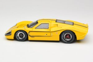 Ford GT40 Mk IV Geel 1967 Shelby Collectibles 1:18 31414S Metaal — afbeelding 4 van 8