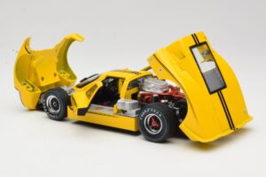 Ford GT40 Mk IV Geel 1967 Shelby Collectibles 1:18 31414S Metaal — afbeelding 5 van 8