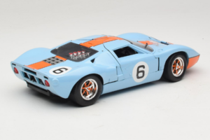 Ford GT40 Gulf #6 J. Ickx / J. Oliver 24 Hours of Le Mans 1969 Eagles Race 1:18 300600 Metaal — afbeelding 3 van 8