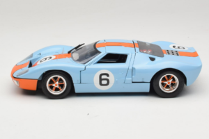 Ford GT40 Gulf #6 J. Ickx / J. Oliver 24 Hours of Le Mans 1969 Eagles Race 1:18 300600 Metaal — afbeelding 4 van 8