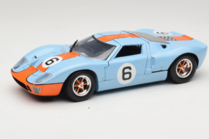 Ford GT40 Gulf #6 J. Ickx / J. Oliver 24 Hours of Le Mans 1969 Eagles Race 1:18 300600 Metaal