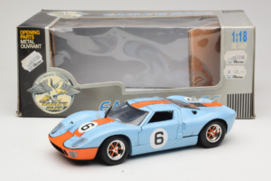 Ford GT40 Gulf #6 J. Ickx / J. Oliver 24 Hours of Le Mans 1969 Eagles Race 1:18 300600 Metaal — afbeelding 8 van 8