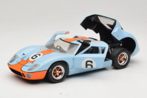 Ford GT40 Gulf #6 J. Ickx / J. Oliver 24 Hours of Le Mans 1969 Revell 1:18 48824 Metaal — afbeelding 2 van 8