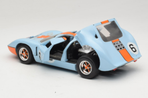 Ford GT40 Gulf #6 J. Ickx / J. Oliver 24 Hours of Le Mans 1969 Revell 1:18 48824 Metaal — afbeelding 5 van 8