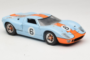 Ford GT40 Gulf #6 J. Ickx / J. Oliver 24 Hours of Le Mans 1969 Revell 1:18 48824 Metaal — afbeelding 6 van 8