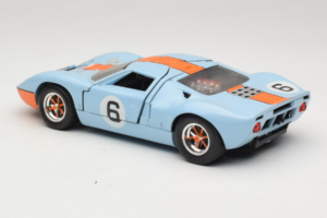 Ford GT40 Gulf #6 J. Ickx / J. Oliver 24 Hours of Le Mans 1969 Revell 1:18 48824 Metaal — afbeelding 7 van 8