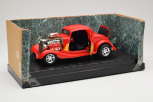 Ford High Tech Rood met Vlam American Muscle 1:18 7726 Metaal — afbeelding 2 van 4