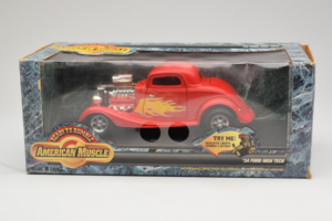 Ford High Tech Rood met Vlam American Muscle 1:18 7726 Metaal — afbeelding 4 van 4