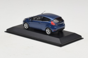 Ford Ka Dark Blue Metallic Minichamps 1:43 FORD004 Metaal — afbeelding 3 van 4