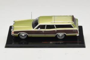 Ford LTD Country Squire Green Bronze IXO 1:43 CLC608N Metaal
