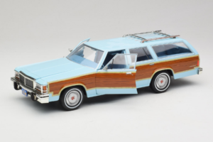 Ford LTD Country Squire Charlie's Angels Movie GreenLight 1:18 19066 Metaal — afbeelding 2 van 8