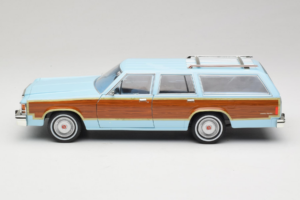 Ford LTD Country Squire Charlie's Angels Movie GreenLight 1:18 19066 Metaal — afbeelding 4 van 8