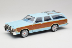 Ford LTD Country Squire Charlie's Angels Movie GreenLight 1:18 19066 Metaal