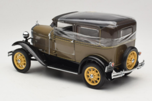 Ford Model A Tudor Chicle Drab Motor City 1:18 41003 Metaal — afbeelding 5 van 6