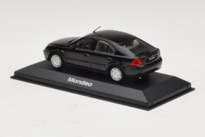 Ford Mondeo Mk3 Zwart Minichamps 1:43 MONDEO004 Metaal — afbeelding 3 van 4