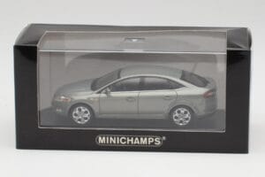 Ford Mondeo Mk3 Sedan Grijs Metallic Minichamps 1:43 IND403086003 Metaal — afbeelding 4 van 4