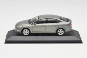 Ford Mondeo Mk3 Sedan Grijs Metallic Minichamps 1:43 IND403086003 Metaal