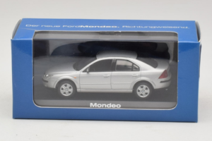 Ford Mondeo Mk3 Sedan Zilver Minichamps 1:43 MONDEO005 Metaal — afbeelding 4 van 4