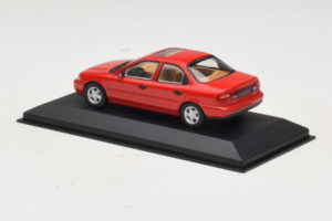 Ford Mondeo Mk1 Sedan Rood Minichamps 1:43 82000 Metaal — afbeelding 3 van 4